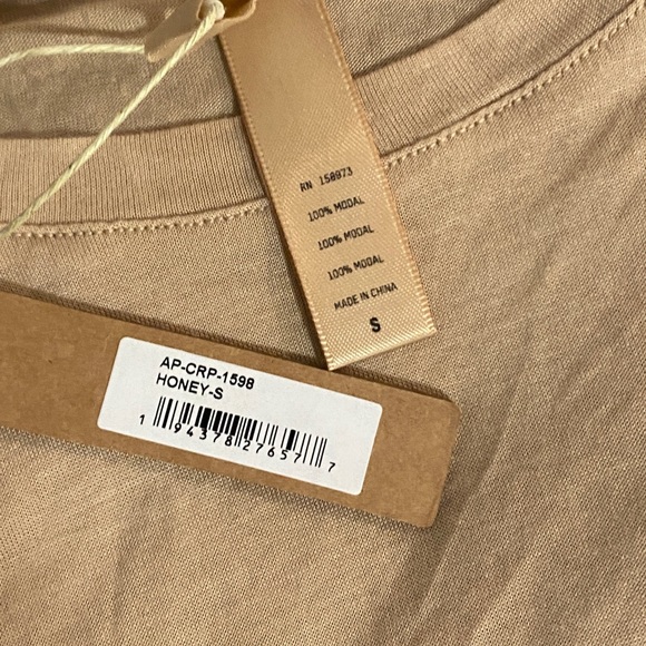 Kim’s Sleep Super Cropped Tank - Picture 5 of 9